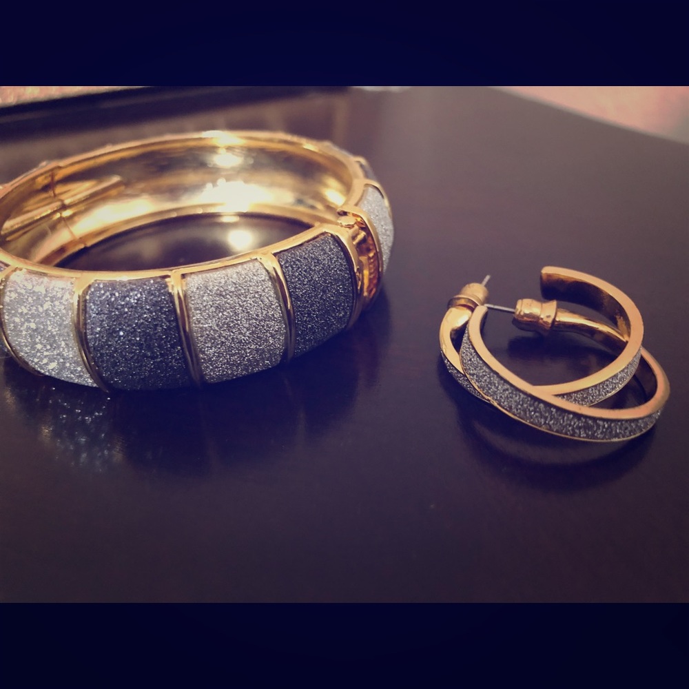 Bracelet and earrings set